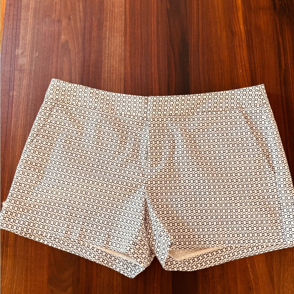 Joie Black and White Patterned Women Shorts